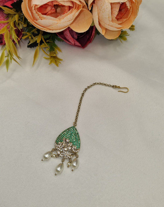 TRADITIONAL KUNDAN & BEAD BRIDAL MAANG TIKKA