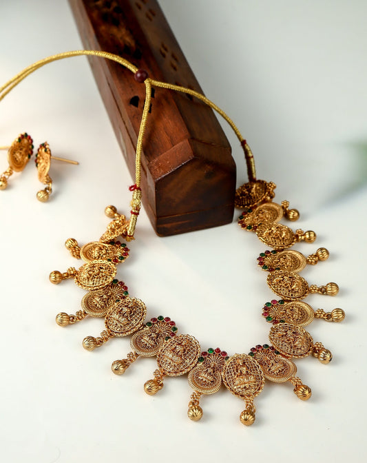 Oval Lakshmi  Kemp Stone Temple Jewellery Set