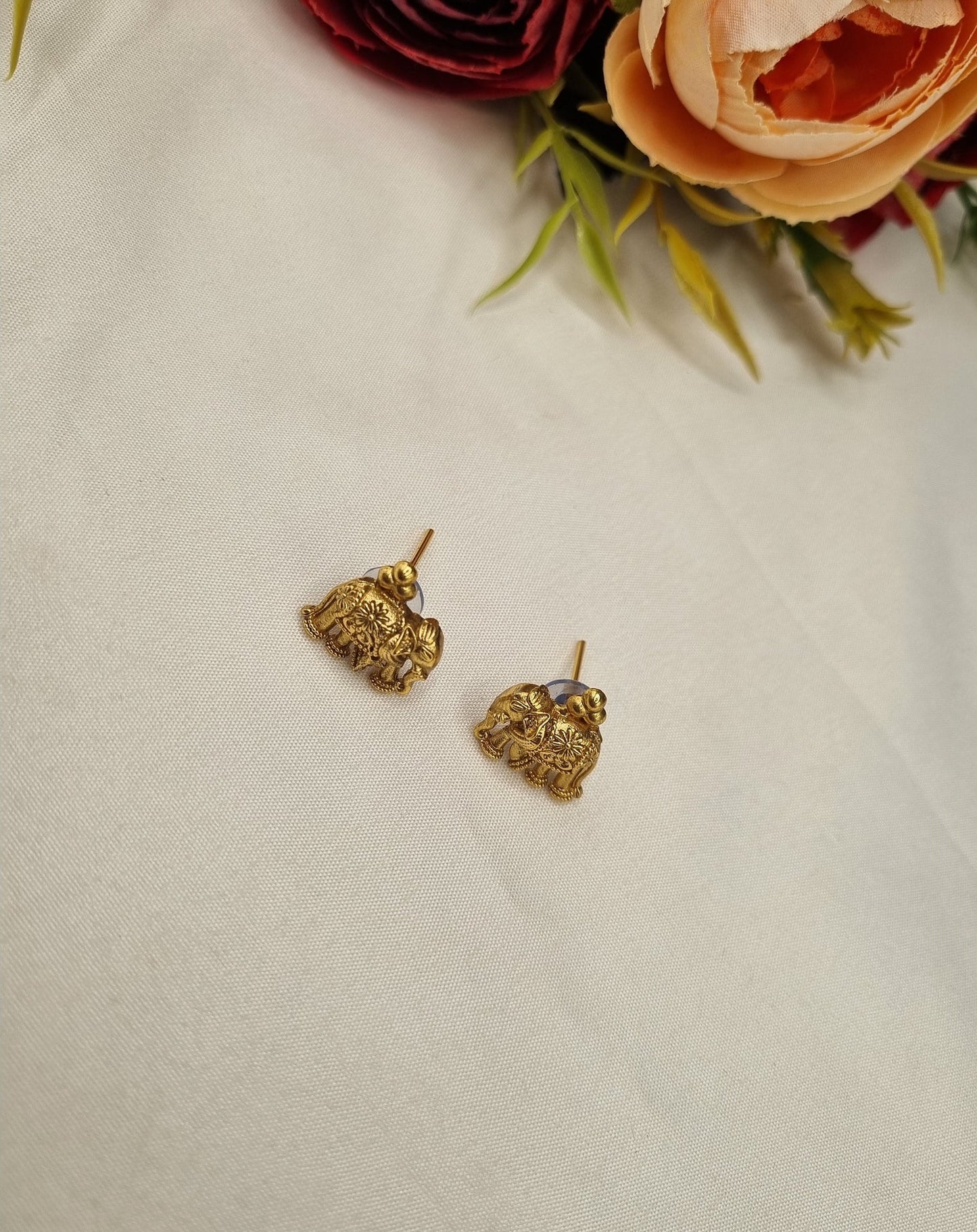 SOUTH STYLE ELEPHANT & COIN CHARM NECKLACE SET