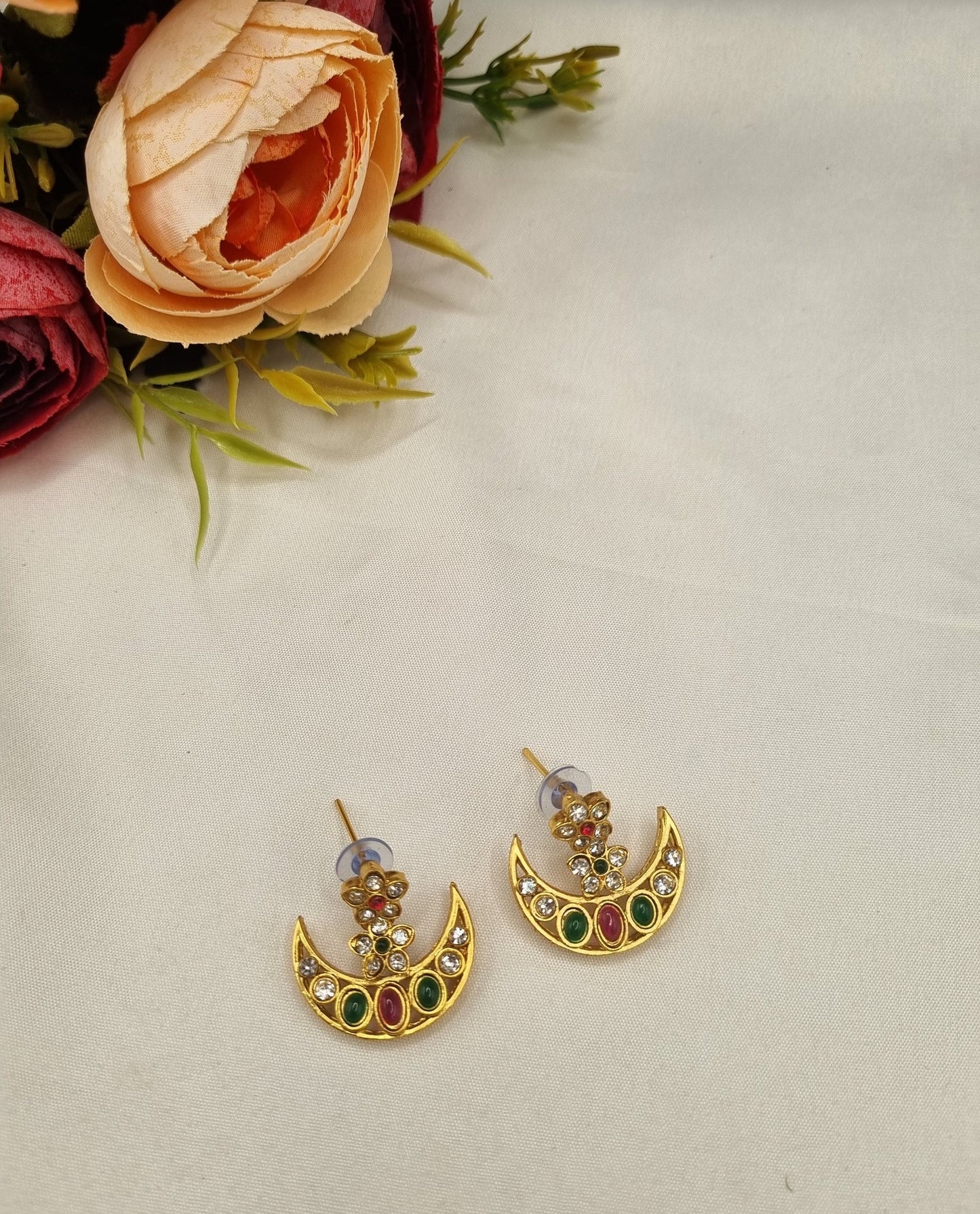 SOUTH STYLE CRESCENT MOTIF NECKLACE SET