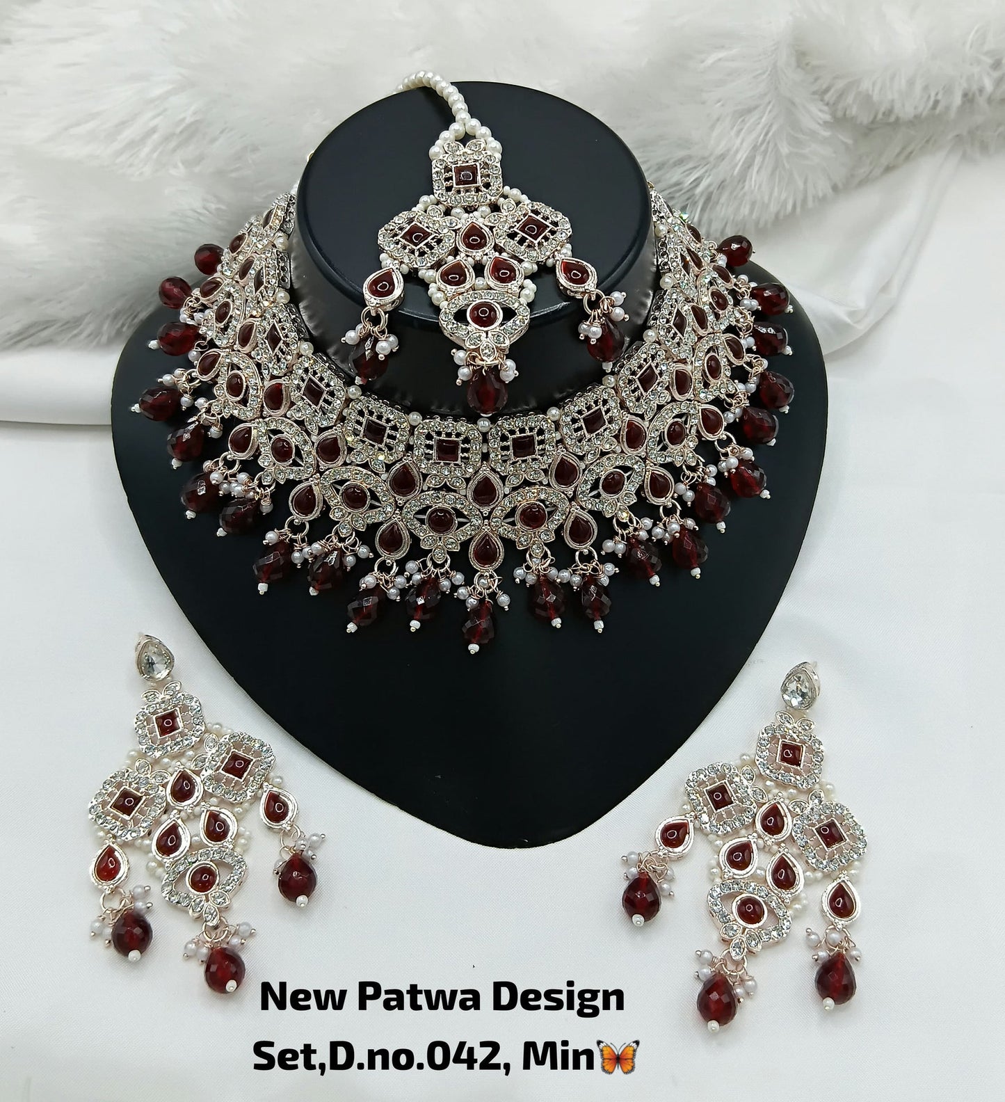 Rose Gold Patwa Choker Set with Maang Tikka