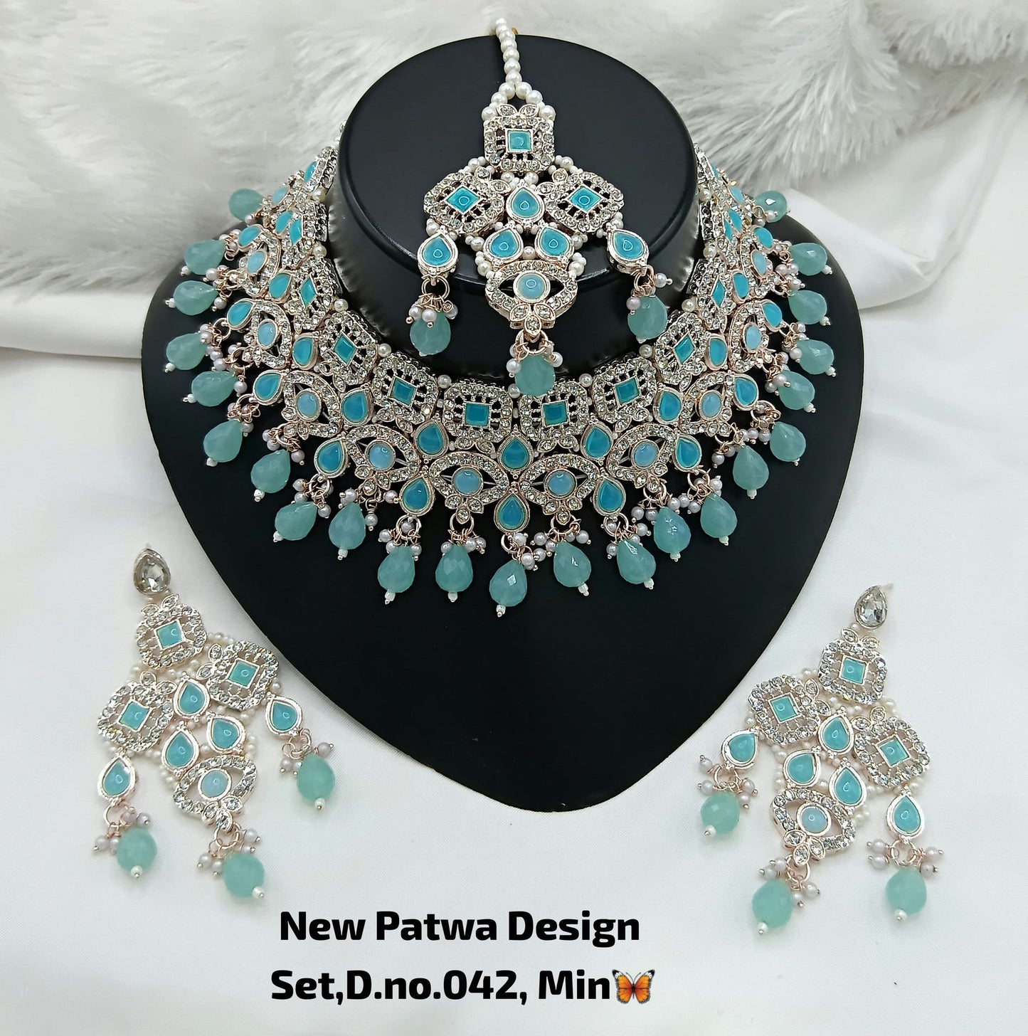 Rose Gold Patwa Choker Set with Maang Tikka