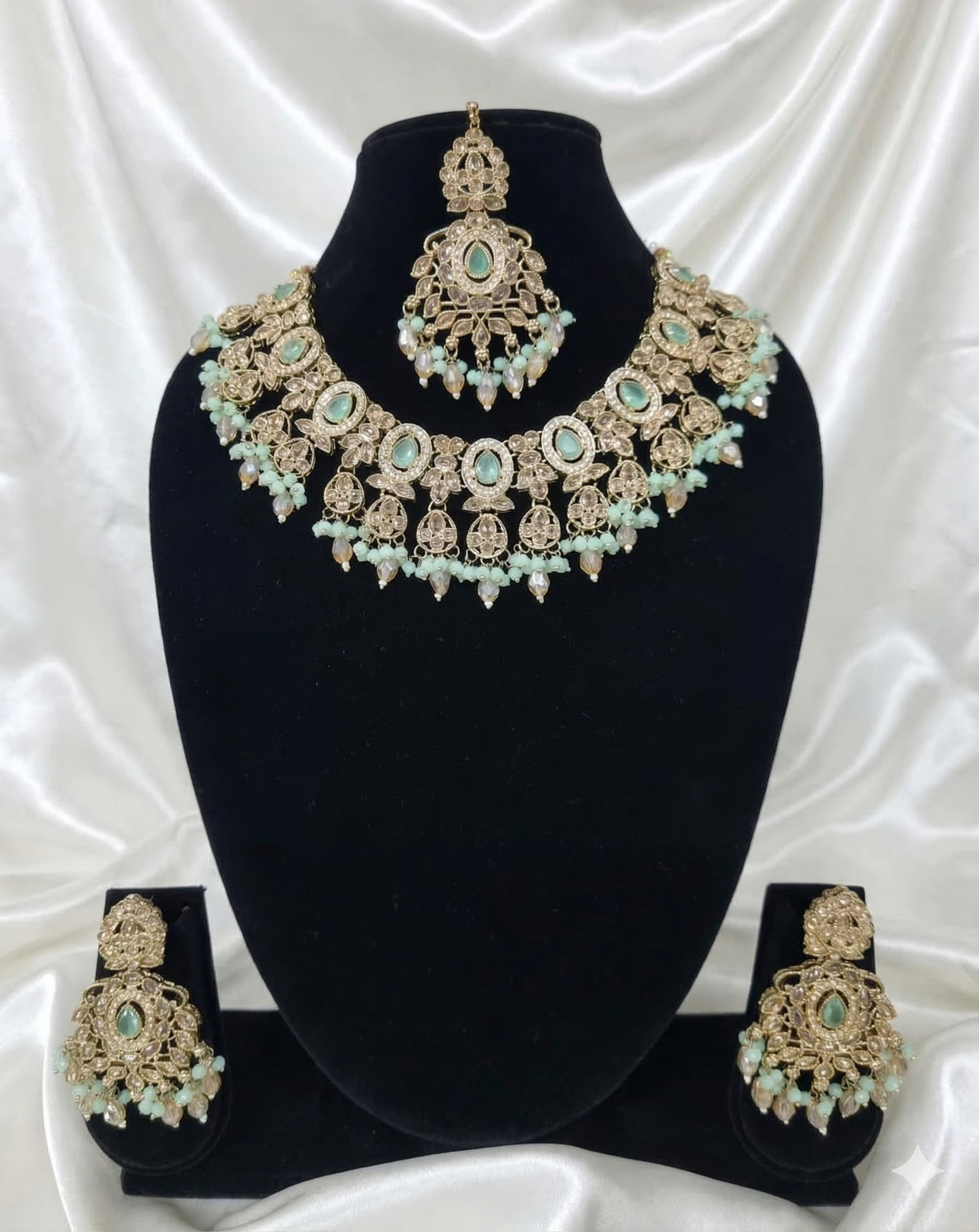 Traditional Wedding Choker Set Earrings with & Maang Tikka