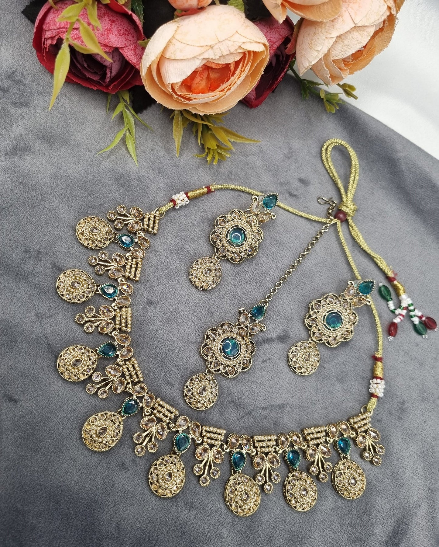 MEDALLION KUNDAN CHOKER TRIO