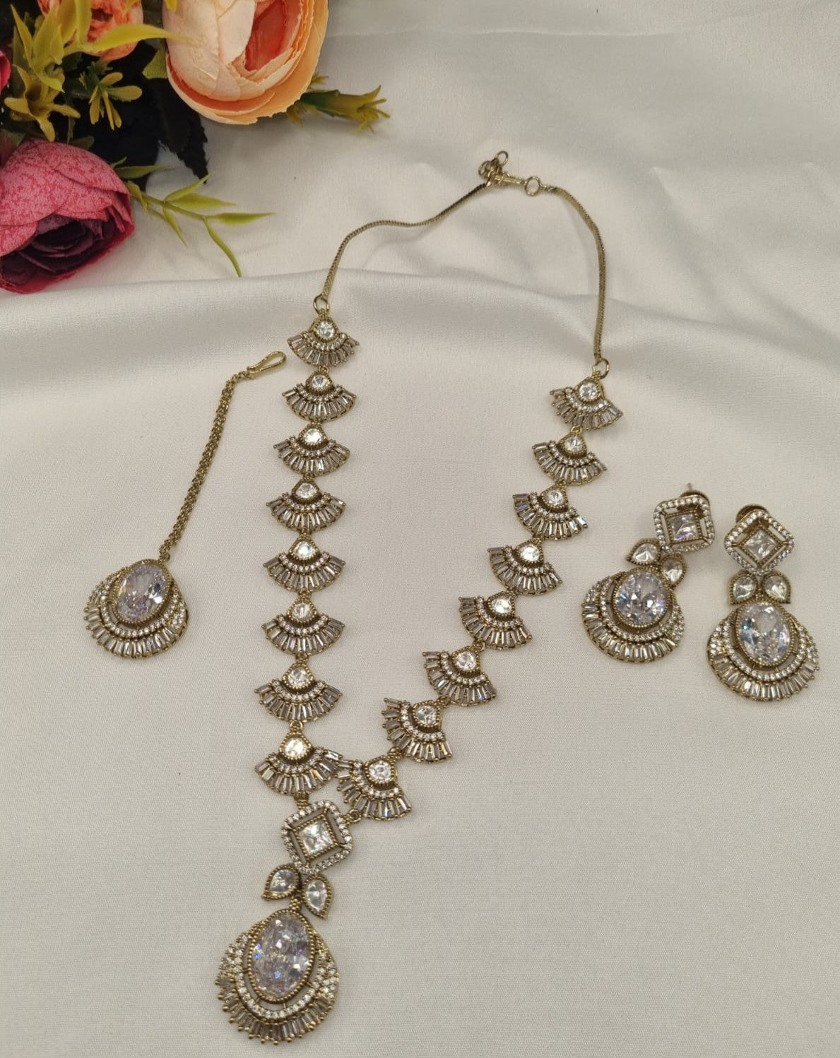 Heritage Necklace Set with Maang Tikka