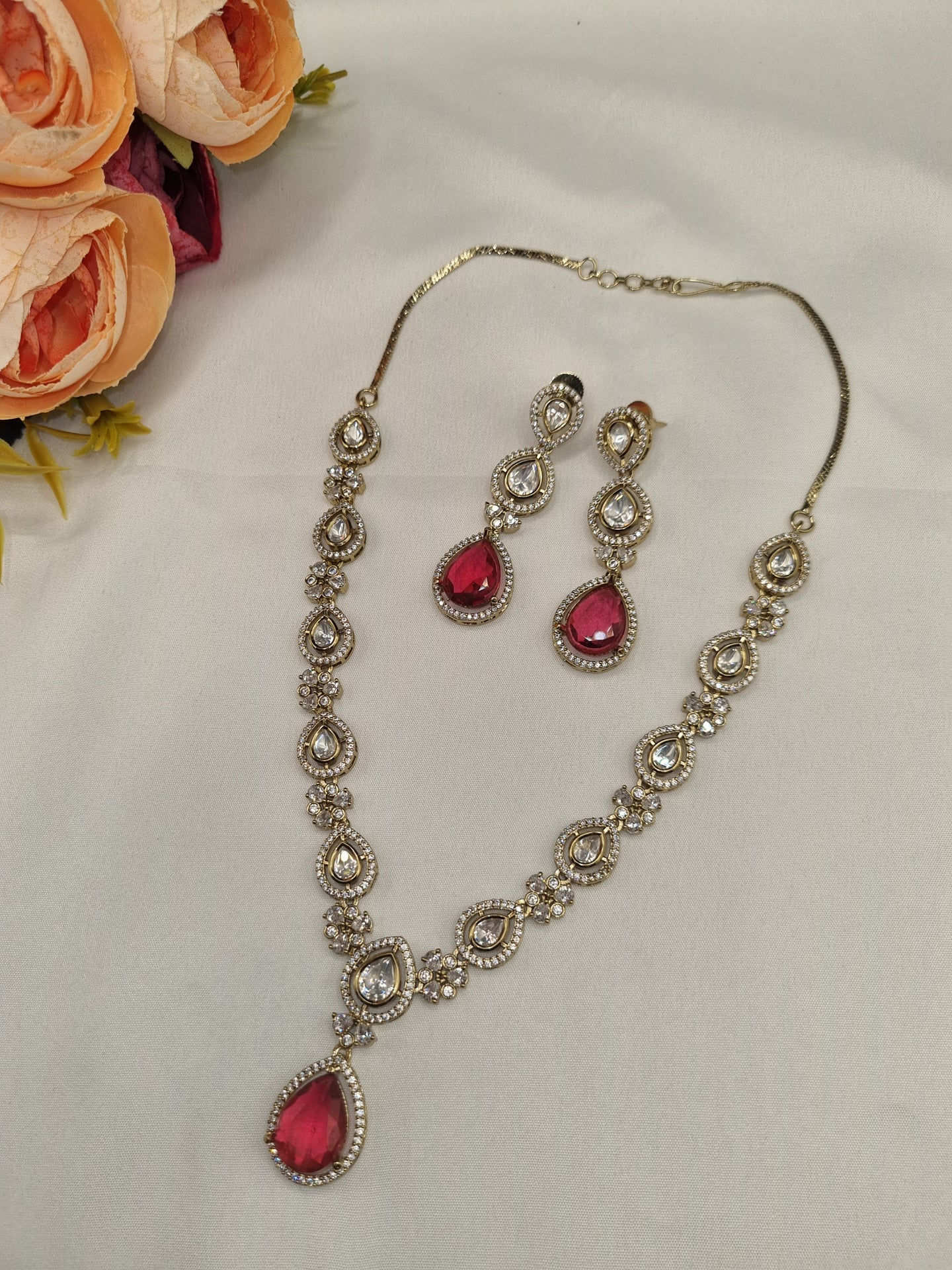 Sleek Heritage Kundan Jewellery Set
