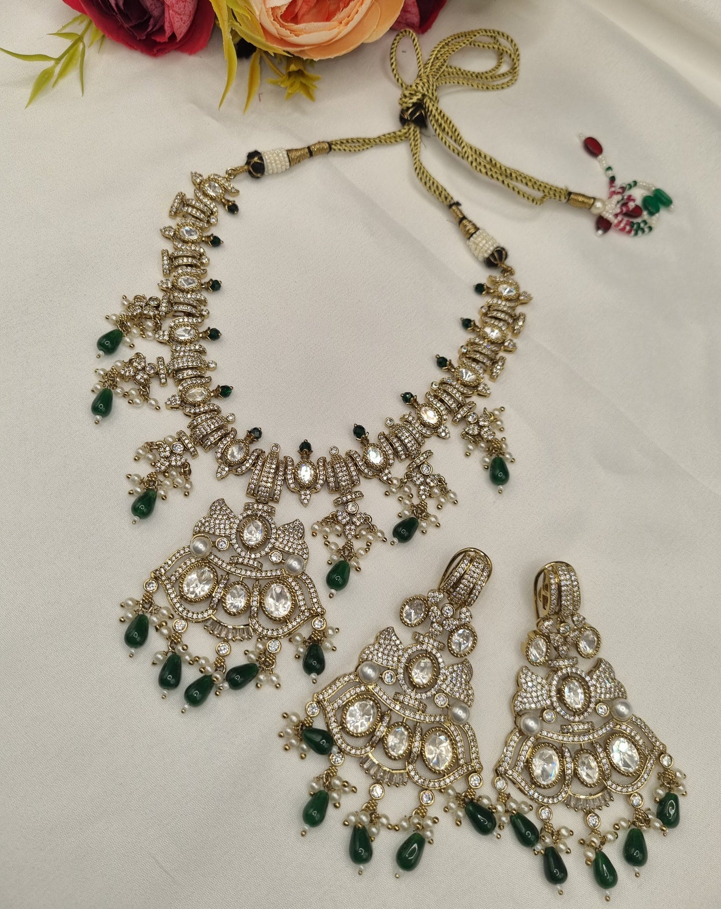 Royal Shield Motif Kundan Set