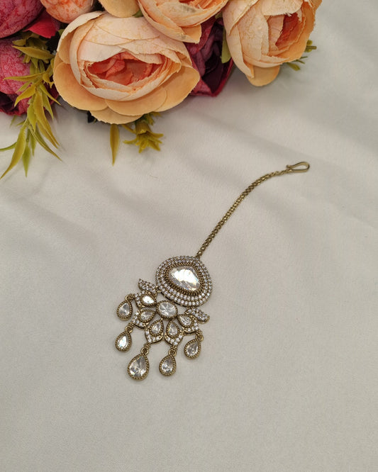 TRADITIONAL HERITAGE KUNDAN MAANG TIKKA