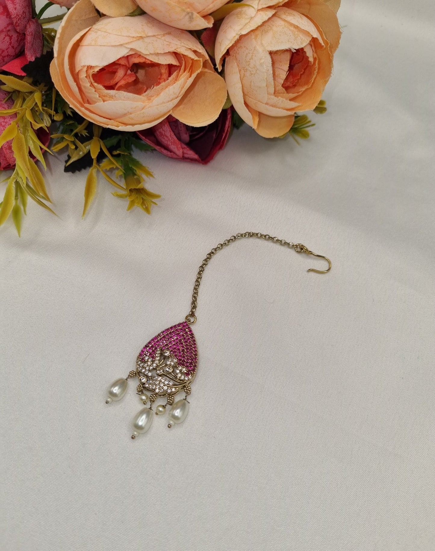 TRADITIONAL KUNDAN & BEAD BRIDAL MAANG TIKKA